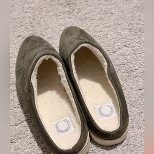 Women’s Slipper Slide Clog Shearling Fur Lining . Olive green